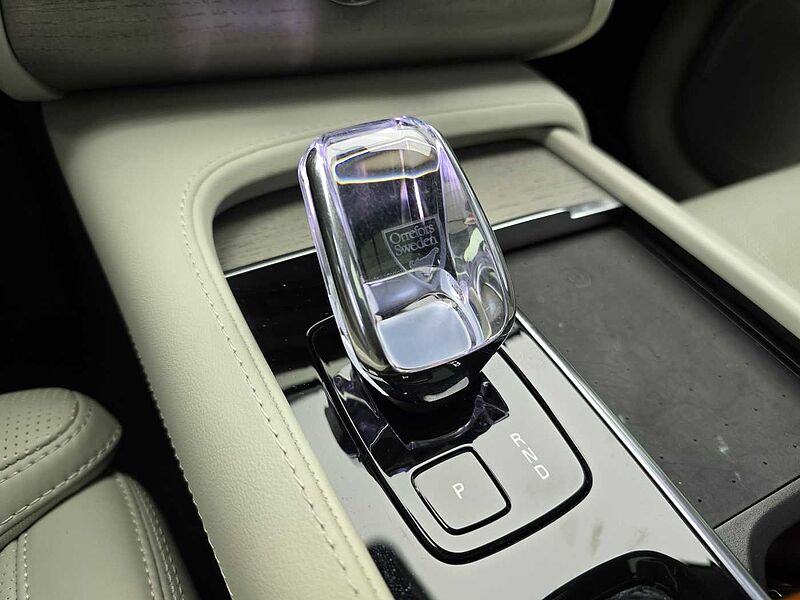 Volvo  Recharge Ultimate, T8 AWD 플러그-인 하이브리드, 전기/가솔린, 브라이트, 7 좌석