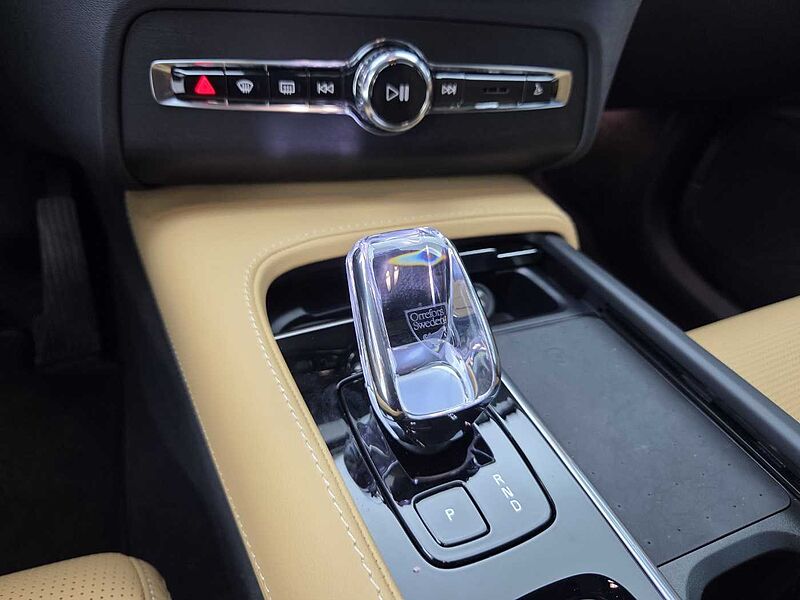 Volvo  Recharge Ultimate, T8 AWD 플러그-인 하이브리드, 전기/가솔린, 브라이트, 7 좌석