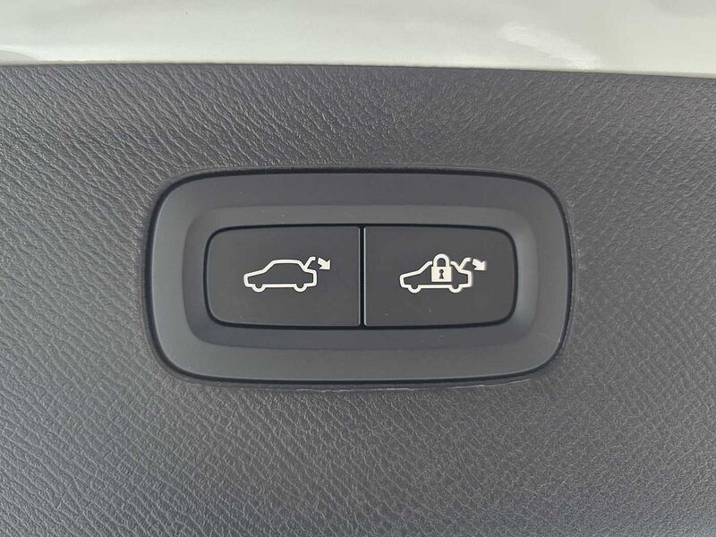 Volvo  Recharge Ultimate, T8 AWD 플러그-인 하이브리드, 전기/가솔린, 브라이트, 7 좌석