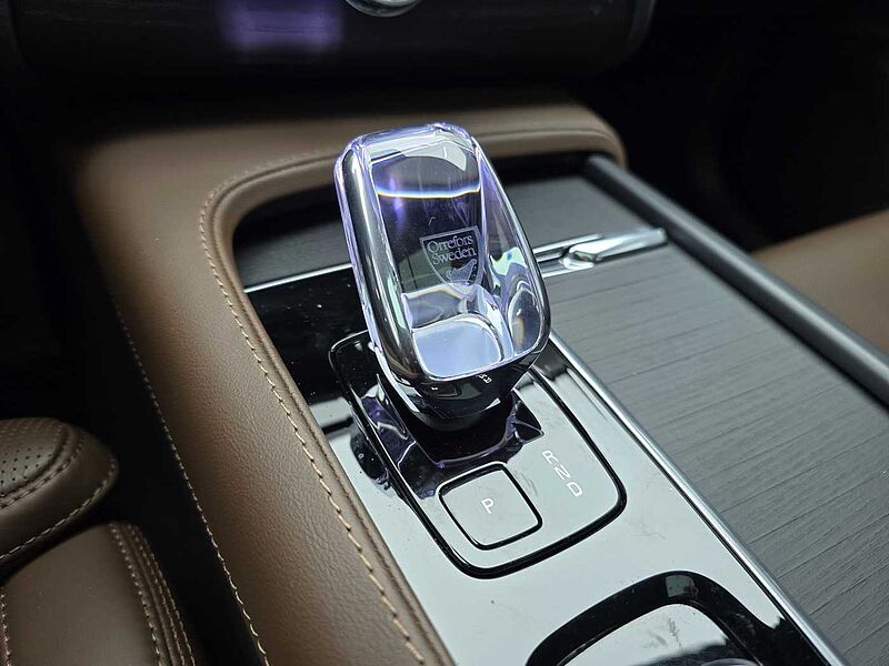 Volvo  Recharge Ultimate, T8 AWD 플러그-인 하이브리드, 전기/가솔린, 브라이트, 7 좌석