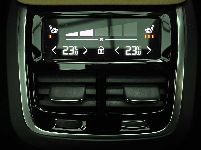 Volvo  T8 AWD Ultimate Bright