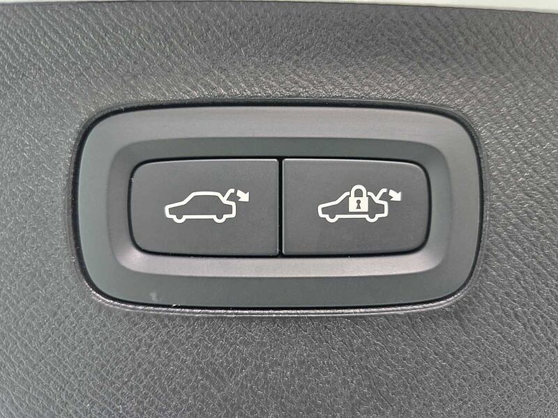 Volvo  T8 AWD Ultimate Bright