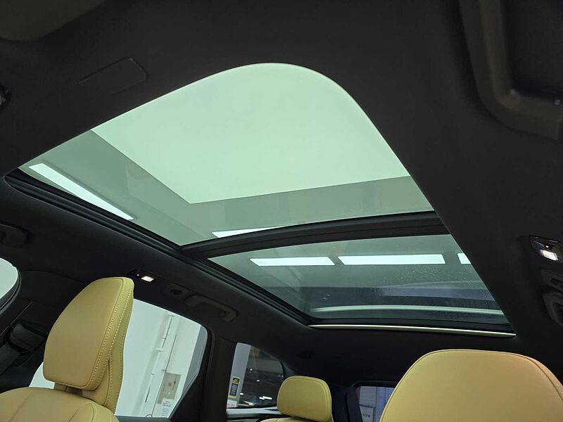 Volvo  Recharge Ultimate, T8 AWD plug-in hybrid, 전기/가솔린, Bright