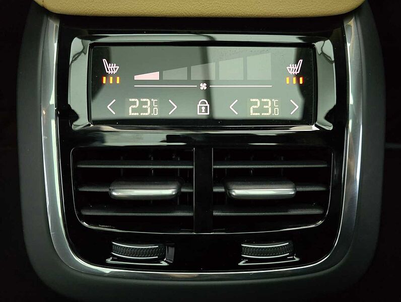 Volvo  B5 AWD Ultra Bright