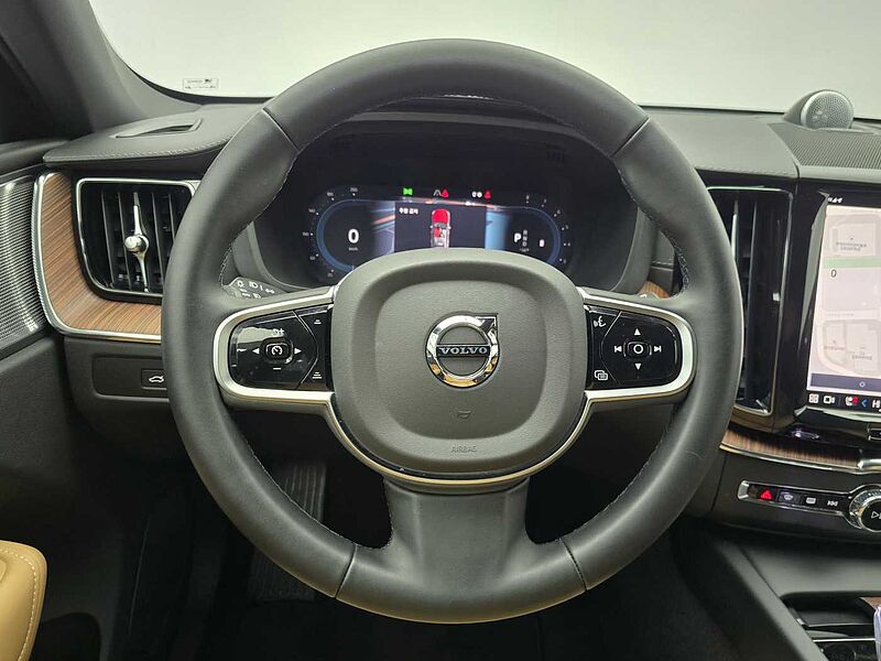 Volvo  B5 AWD Ultra bright
