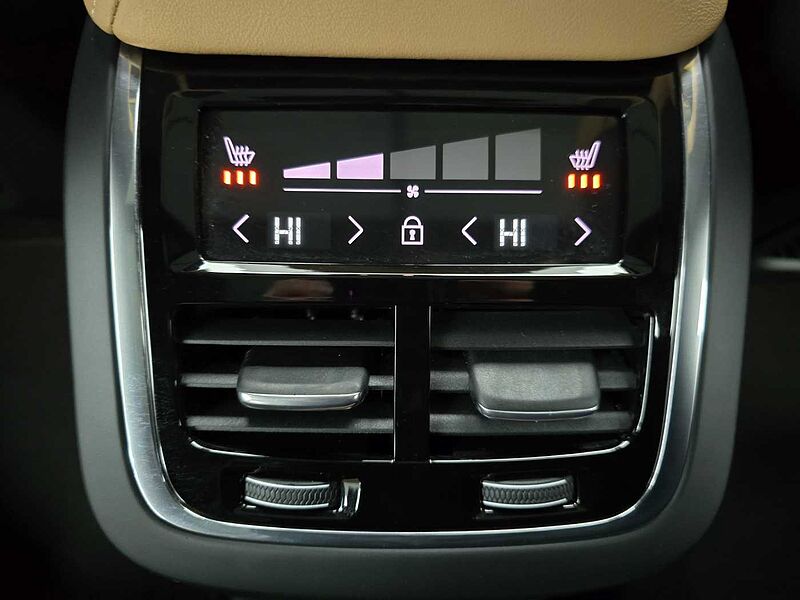 Volvo  B5 AWD Ultra bright