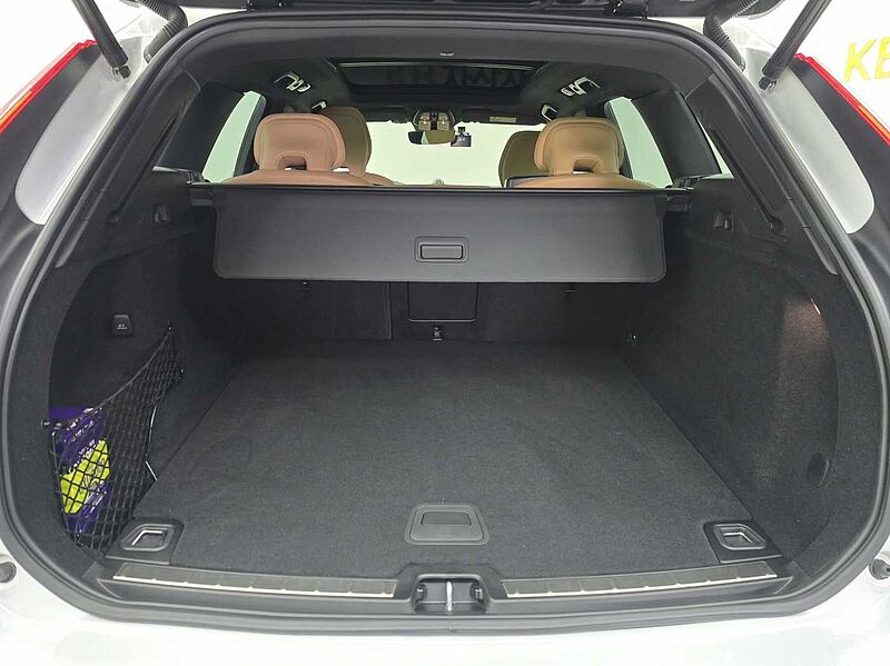 Volvo  Ultimate, B5 AWD mild hybrid, 가솔린, Bright