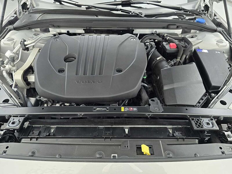 Volvo  B5 AWD Ultra bright