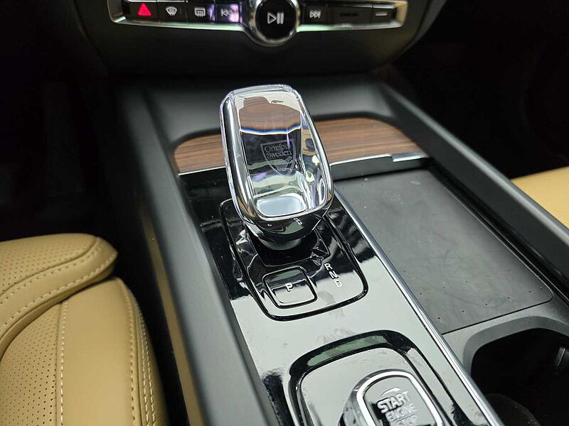 Volvo  B5 AWD Ultra bright