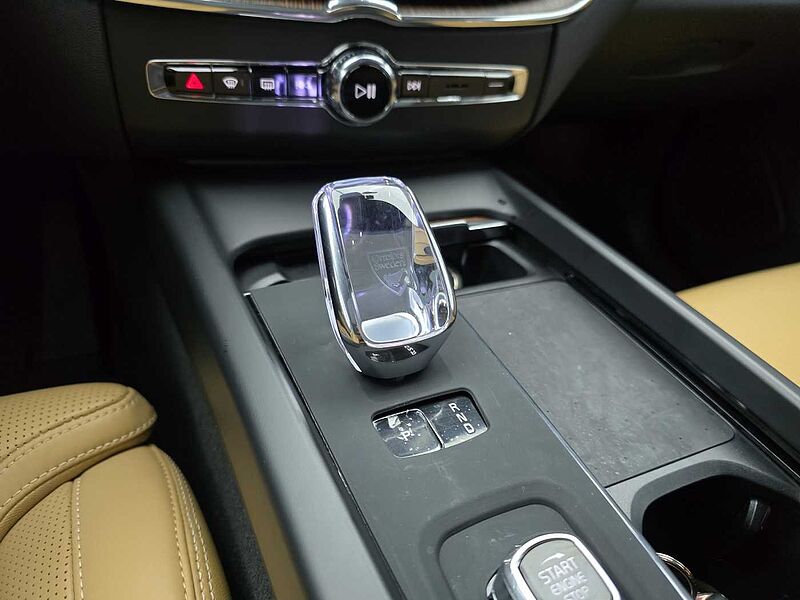 Volvo  Ultimate, B6 AWD mild hybrid, 가솔린, Bright