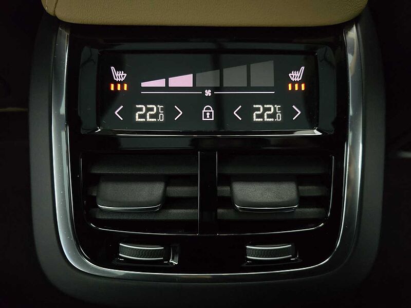 Volvo  Ultimate, B6 AWD mild hybrid, 가솔린, Bright