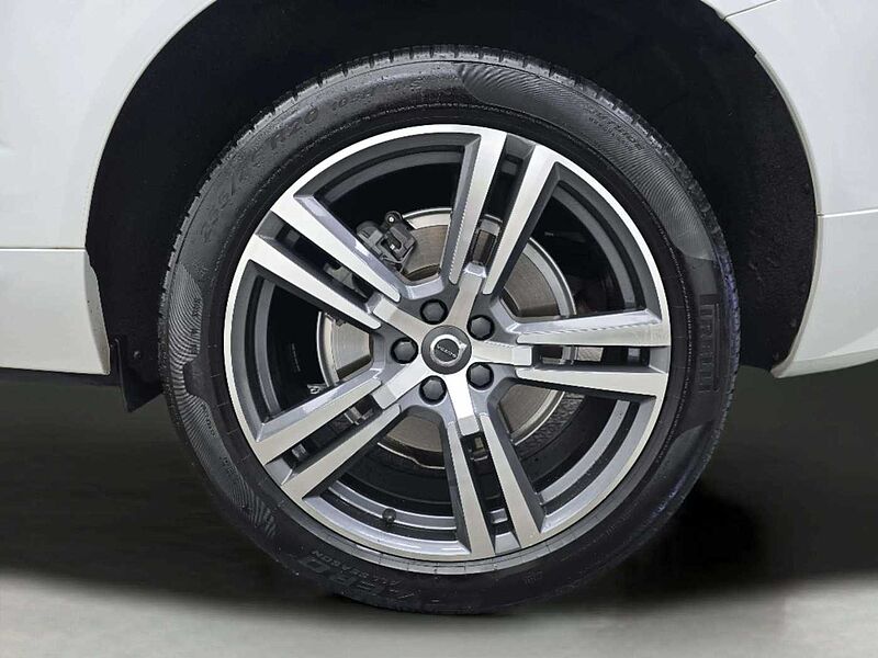 Volvo  Recharge T8 AWD R-Design