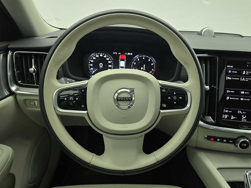 Volvo B5 Inscription,