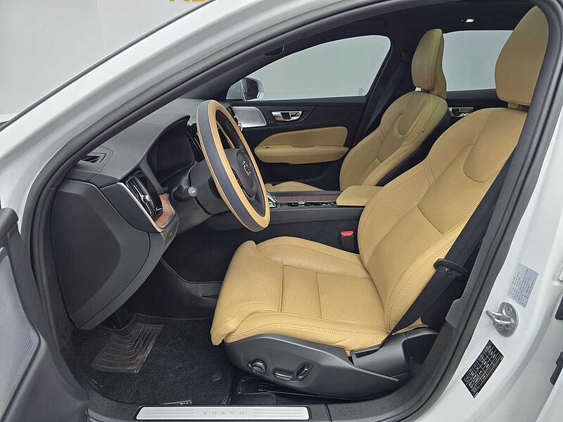 Volvo  B5 AWD Ultimate Bright