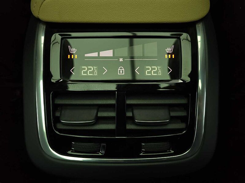 Volvo  B5 AWD Ultimate Bright