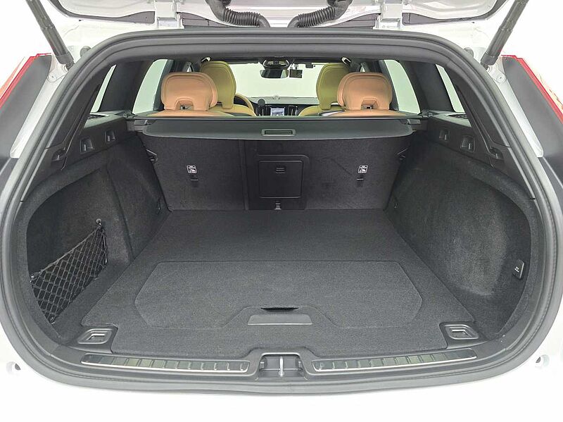 Volvo  B5 AWD Ultimate Bright