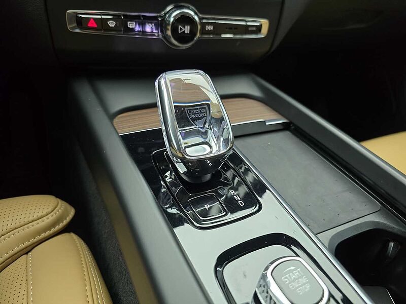 Volvo  Ultimate, B5 AWD mild hybrid, 가솔린, Bright