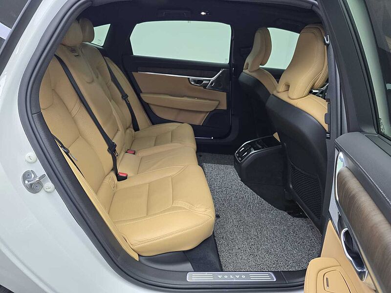 Volvo  Ultimate, B6 AWD mild hybrid, 가솔린, Bright