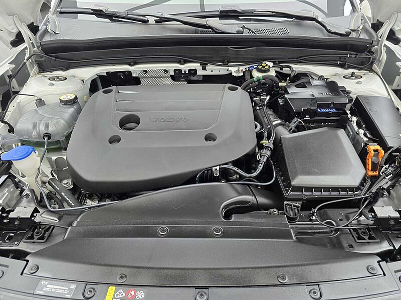 Volvo  Ultimate, B4 AWD mild hybrid, 가솔린, Bright