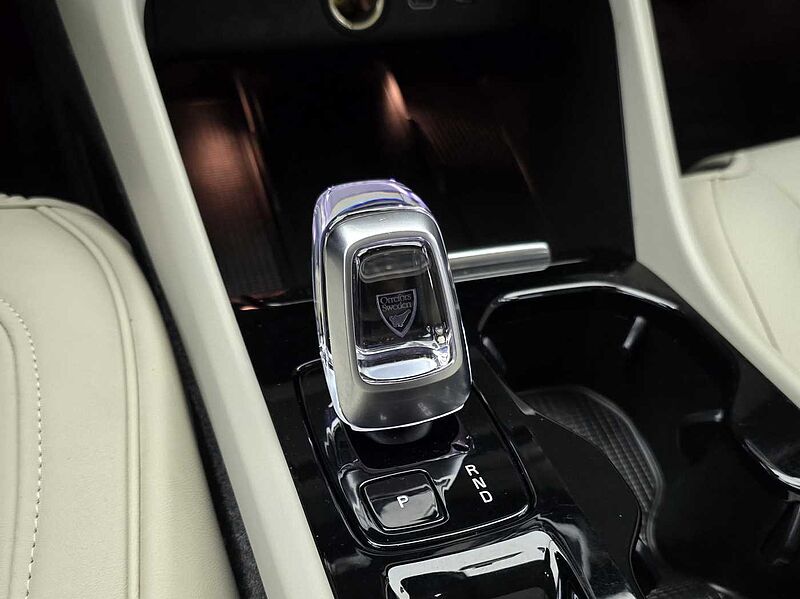 Volvo  Ultimate, B4 AWD mild hybrid, 가솔린, Bright