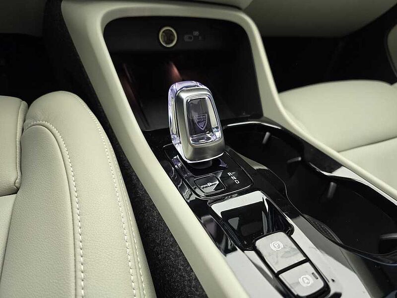 Volvo Ultra, B4 AWD 마일드 하이브리드, 가솔린, 브라이트
