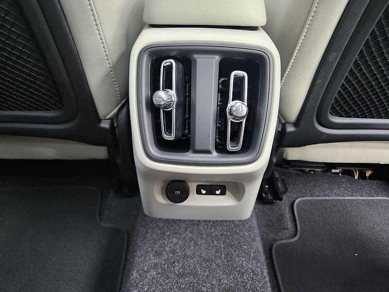 Volvo  Ultra, B4 AWD 마일드 하이브리드, 가솔린, 브라이트