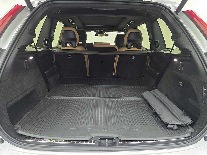 Volvo Recharge Ultimate, T8 AWD plug-in hybrid, 전기/가솔린, Bright, 7 좌석