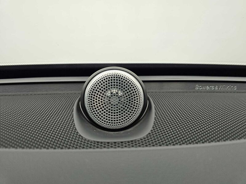 Volvo Recharge Ultimate, T8 AWD plug-in hybrid, 전기/가솔린, Bright, 7 좌석