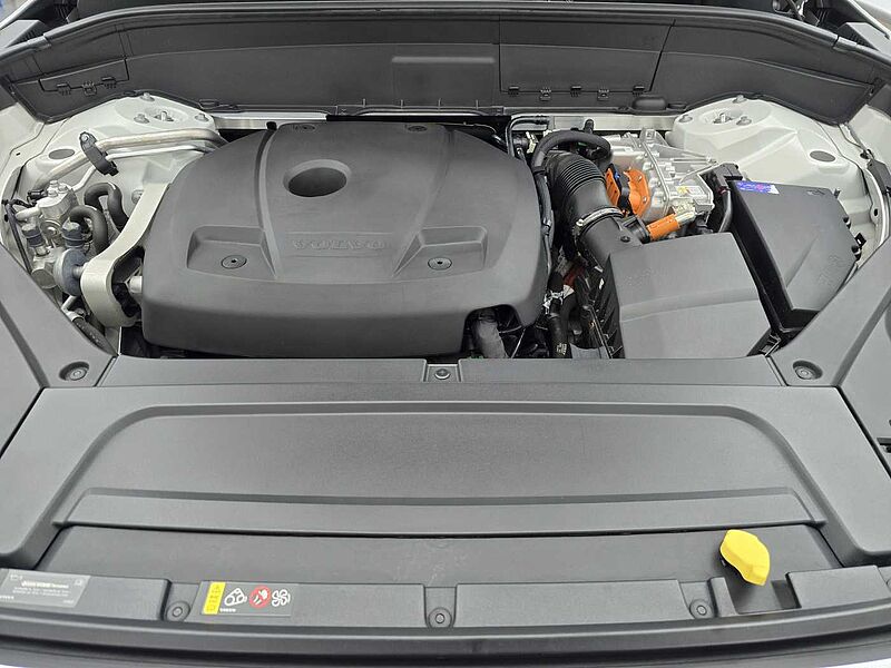 Volvo Recharge Ultimate, T8 AWD plug-in hybrid, 전기/가솔린, Bright, 7 좌석