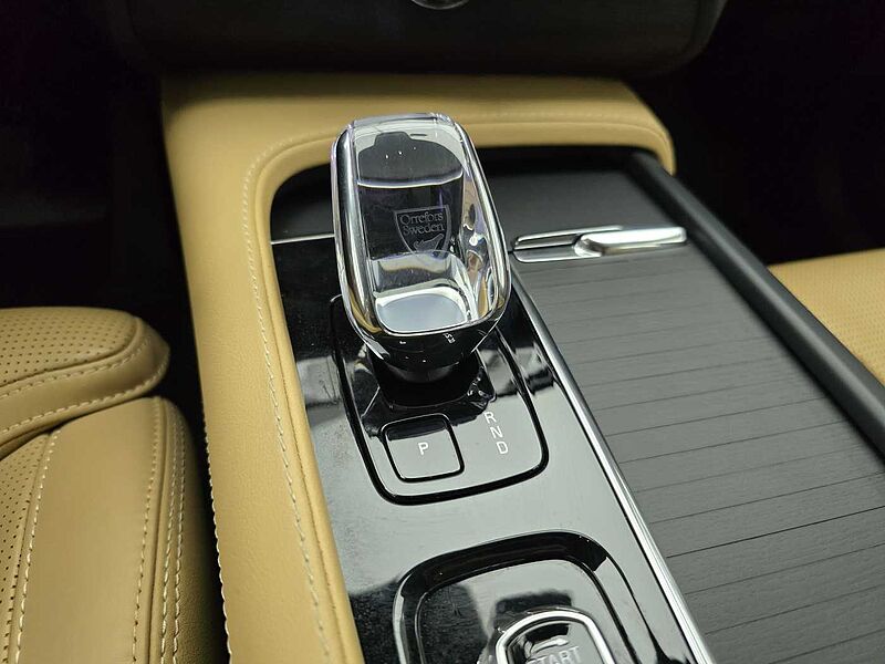 Volvo Recharge Ultimate, T8 AWD plug-in hybrid, 전기/가솔린, Bright, 7 좌석