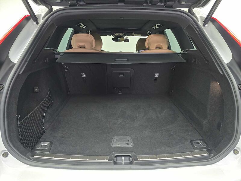 Volvo  Ultimate, B5 AWD mild hybrid, 가솔린, Bright