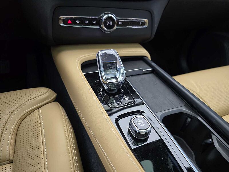 Volvo  Recharge Ultimate, T8 AWD plug-in hybrid, 전기/가솔린, Bright, 7 좌석