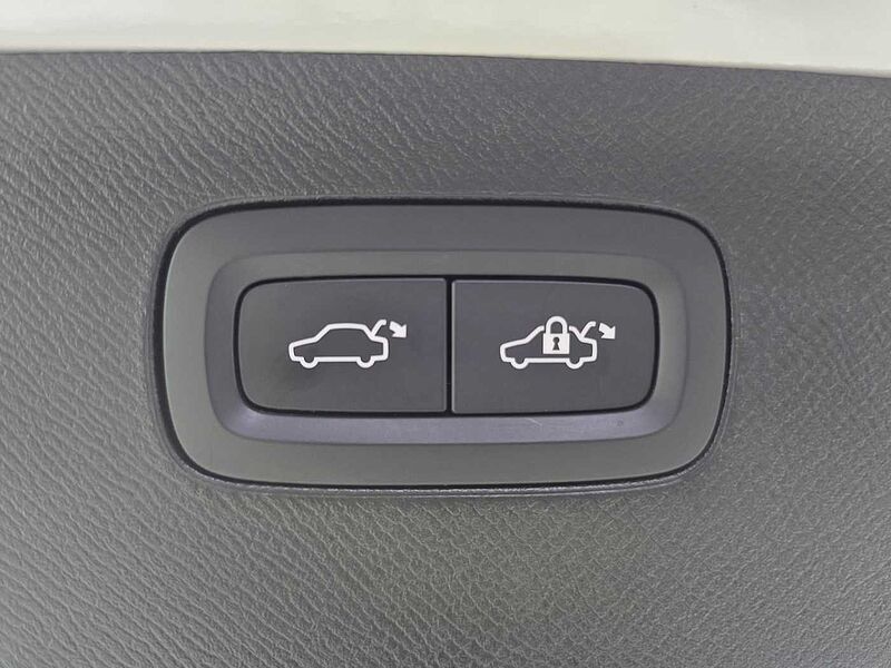 Volvo  Recharge Ultimate, T8 AWD plug-in hybrid, 전기/가솔린, Bright, 7 좌석