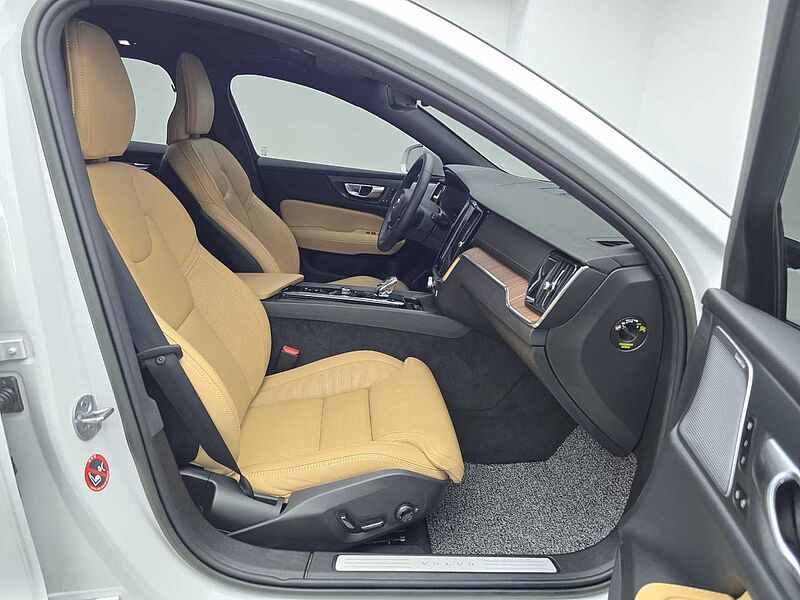 Volvo Ultimate, B5 AWD mild hybrid, 가솔린