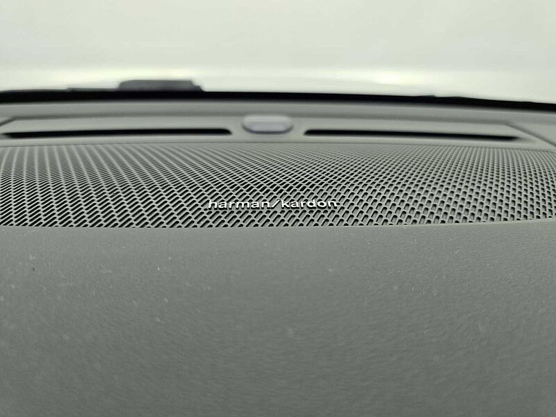 Volvo Ultimate, B4 AWD mild hybrid, 가솔린, Bright