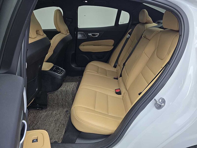 Volvo Ultimate, B5 mild hybrid, 가솔린, Bright