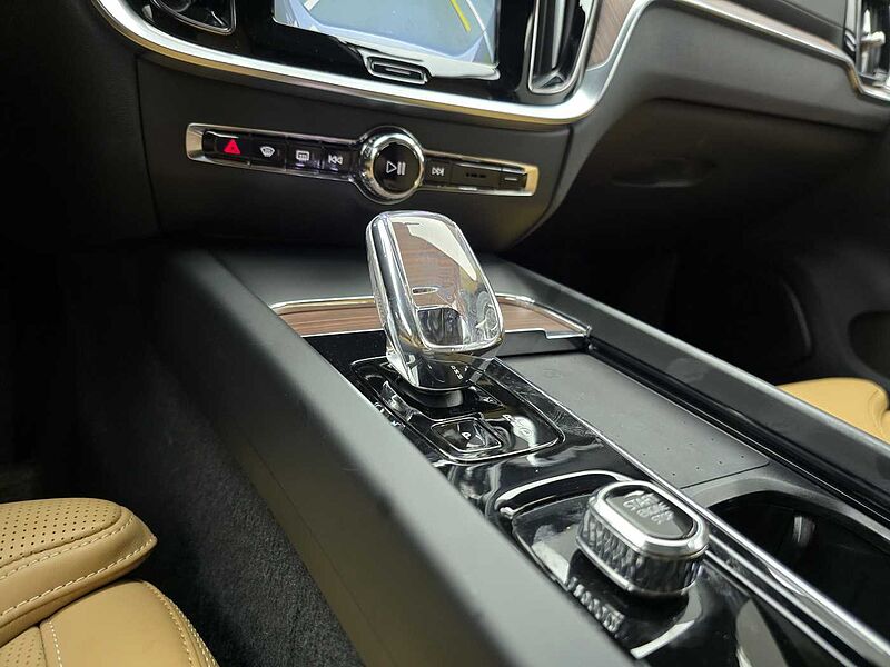 Volvo Ultimate, B5 AWD mild hybrid, 가솔린