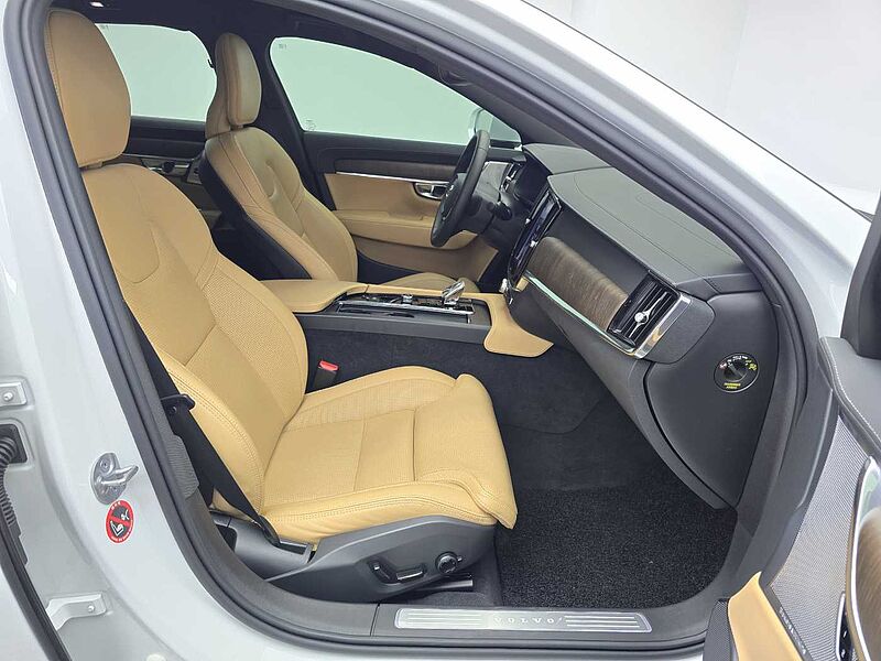 Volvo Ultimate, B5 mild hybrid, 가솔린, Bright
