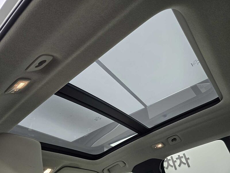 Volvo  B4 AWD Ultra Bright