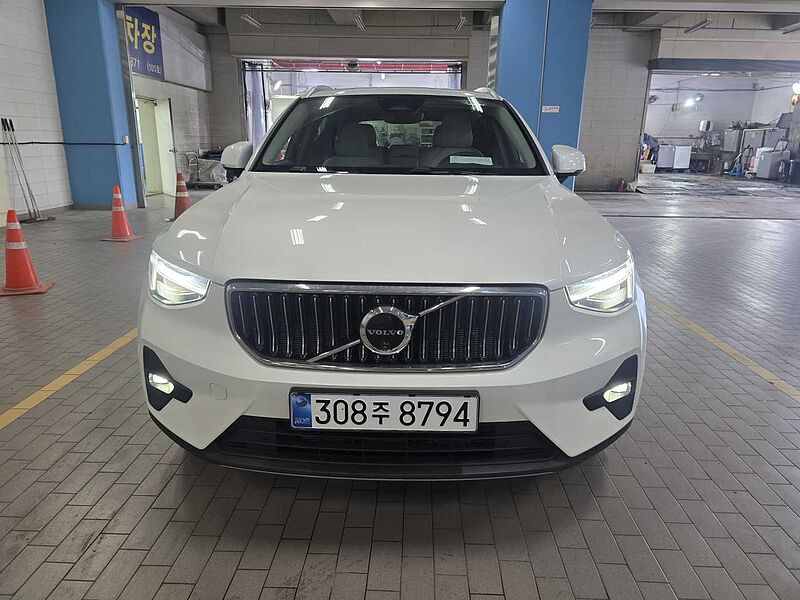 Volvo  B4 AWD Ultra Bright