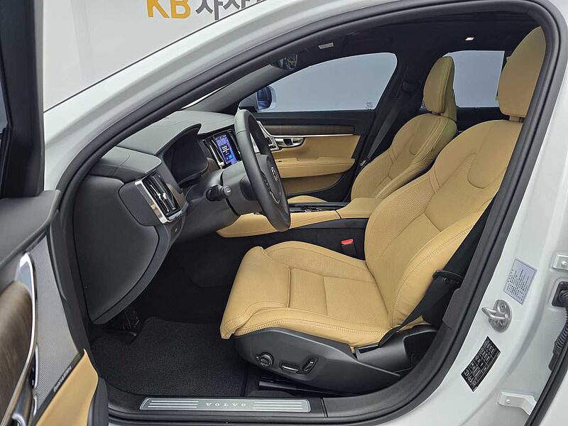 Volvo  B5 AWD Ultra Bright