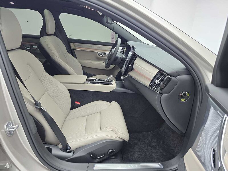 Volvo  Ultra, B5 마일드 하이브리드, 가솔린, 다크