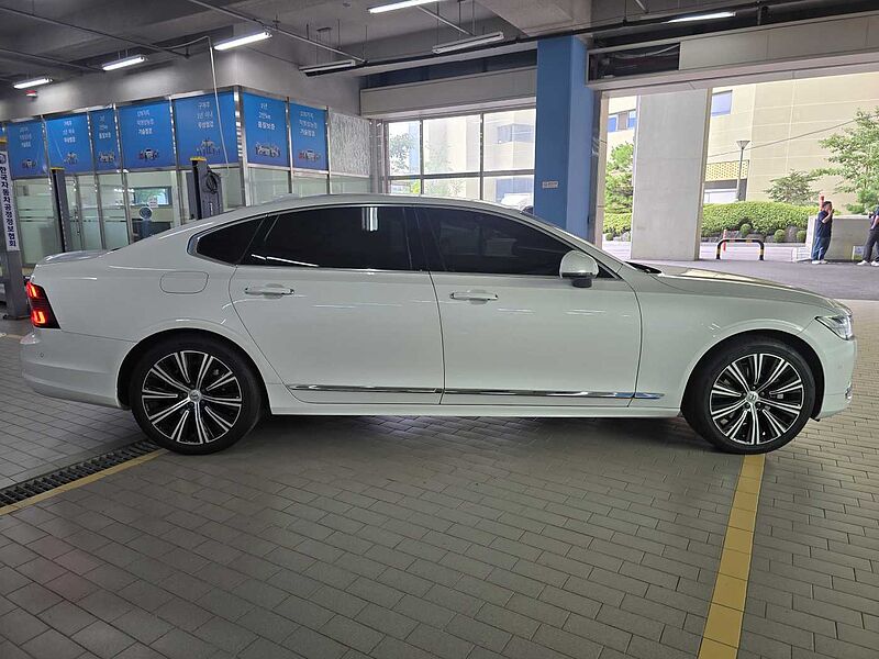 Volvo Ultimate, B5 mild hybrid, 가솔린, Bright