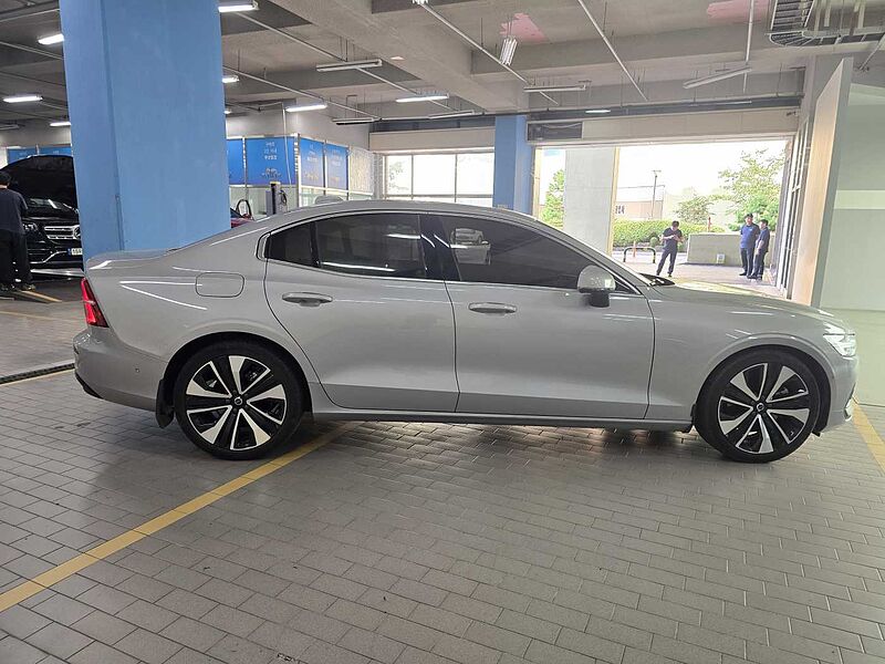 Volvo Ultimate, B5 마일드 하이브리드, 가솔린, 브라이트