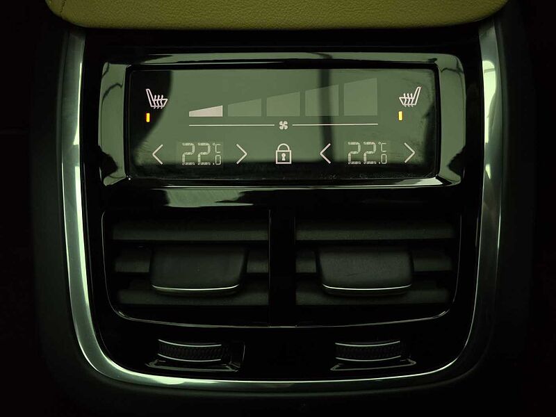 Volvo B5 AWD Ultra Bright