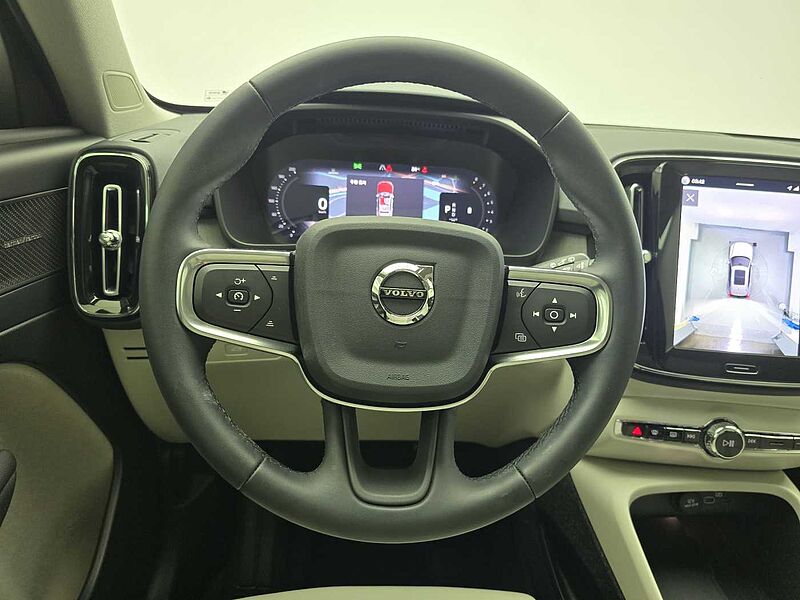 Volvo  B4 AWD Ultra