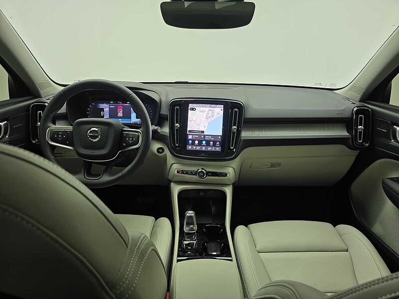 Volvo  B4 AWD Ultra