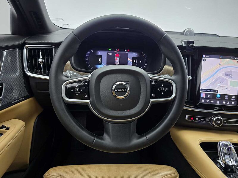 Volvo  Ultimate, B5 AWD mild hybrid, 가솔린
