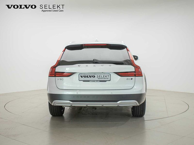 Volvo  V90 Cross Country Ultimate, B5 AWD mild hybrid, 가솔린