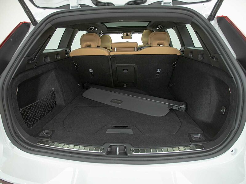 Volvo  Cross Country  B5 얼티메이트 AWD mild hybrid, 가솔린